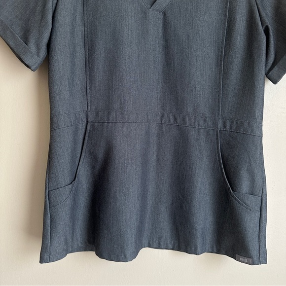 Figs Technical Collection Flores Scrub Top Gray Graphite Short Sleeve Size XS - Picture 6 of 10
